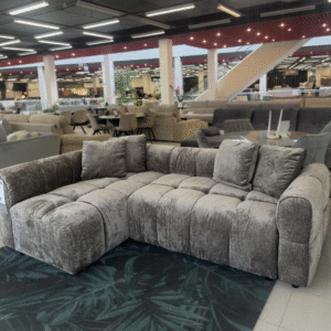 norman-minkstas-kampas-salone